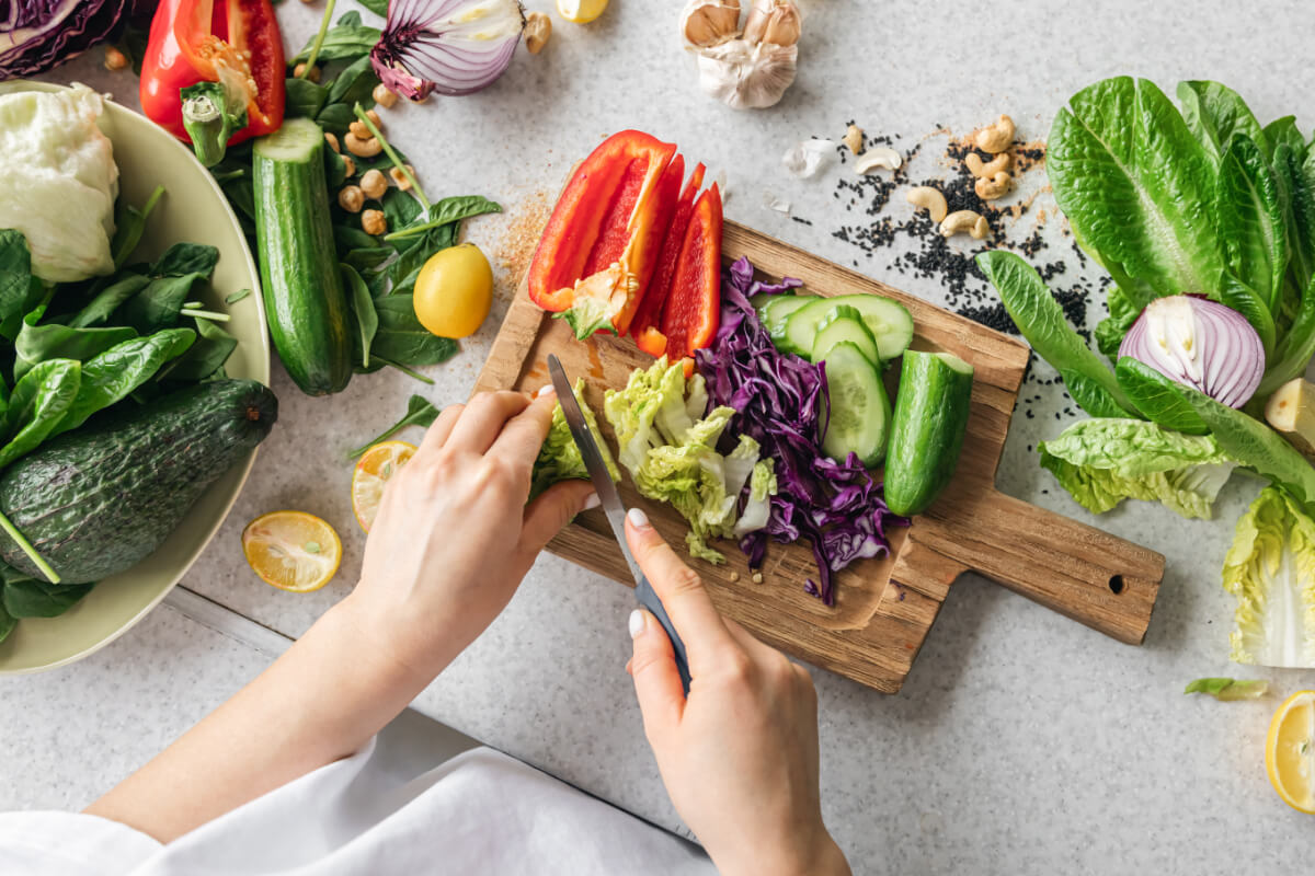 Zdravá strava pre kĺby a svaly – ryby, orechy a zelenina