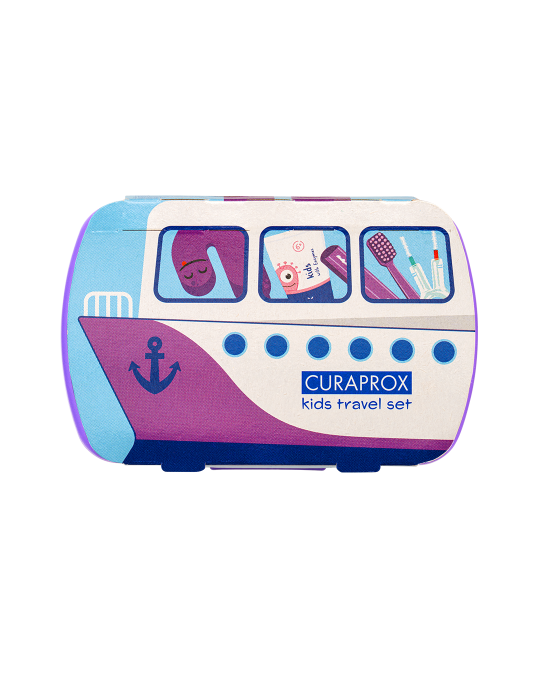 CURAPROX Kids travel set (fialový (1x zubná kefka, 2x medzizubná kefka CPS, 1x zubná pasta melón 6+ 10 ml, 1x nálepka) 1x1 set)